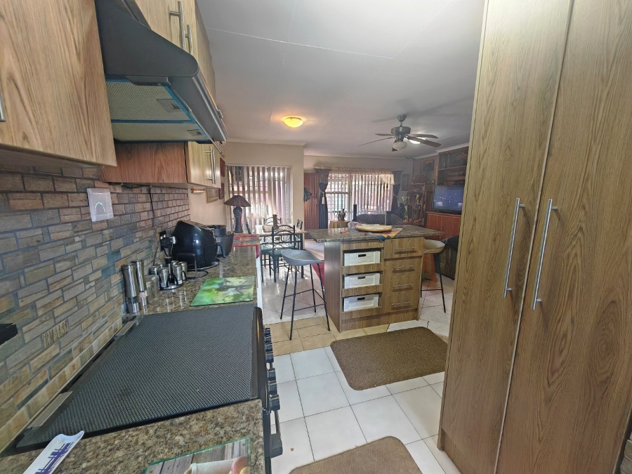 2 Bedroom Property for Sale in Pellissier Free State